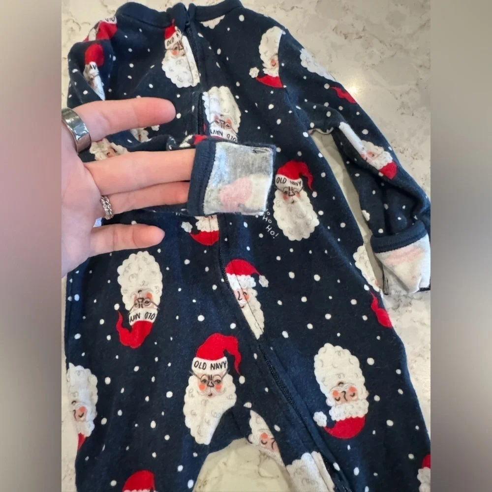 Christmas Old Navy Santa Print Kids One Piece Pajama 0-3 months